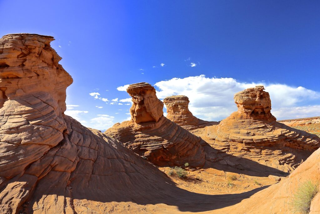 Formations rocheuses désertiques près de Antelope Canyon en Arizona