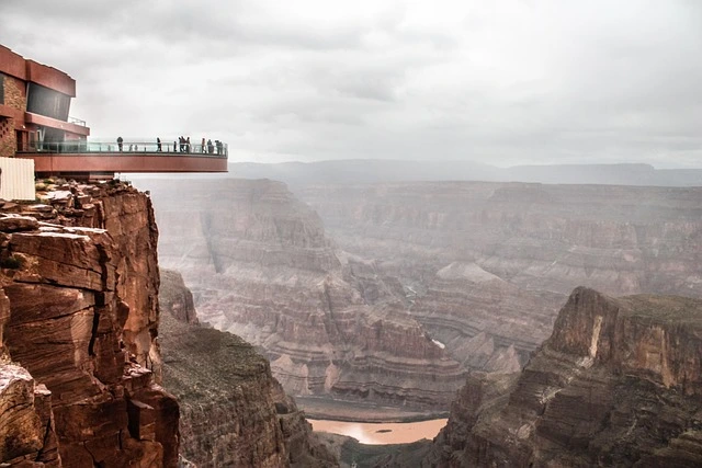 Grand Canyon Skywalk au West Rim avec vue sur le Colorado
